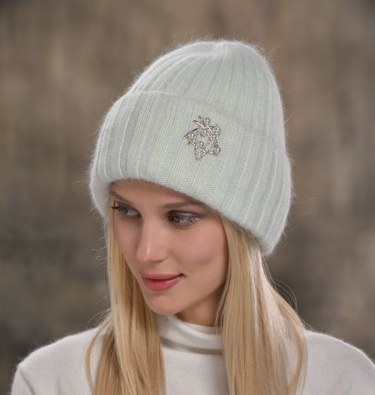 Женская шапка Вижн