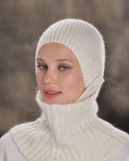 Женская шапка Дафна
